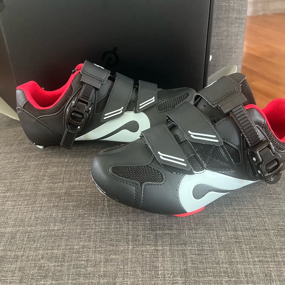 Peloton size 38 Cycling Shoes